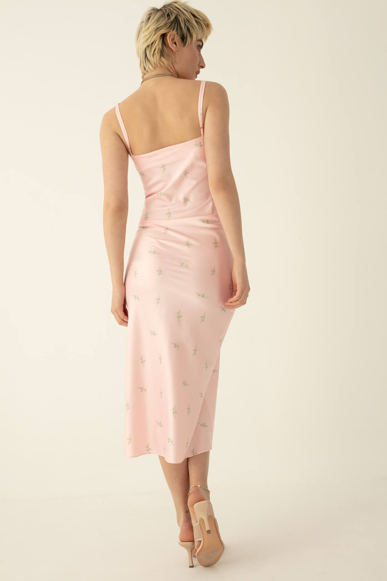 Feeling #16 Dress. Chapter One image 2