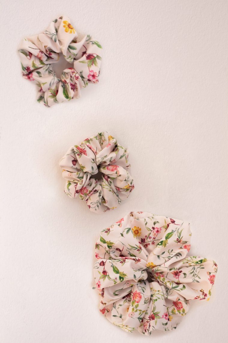 Шовкова резинка Oh Girl